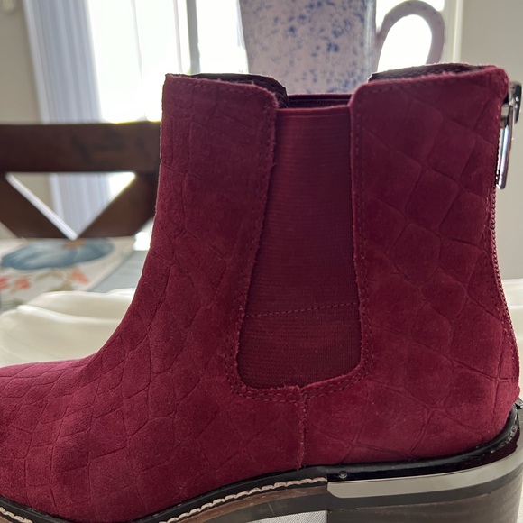Vince Camuto Leather Suede Chelsea Boots - Kelivena - Picture 8 of 10